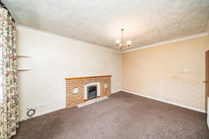 LIVING ROOM- click for photo gallery